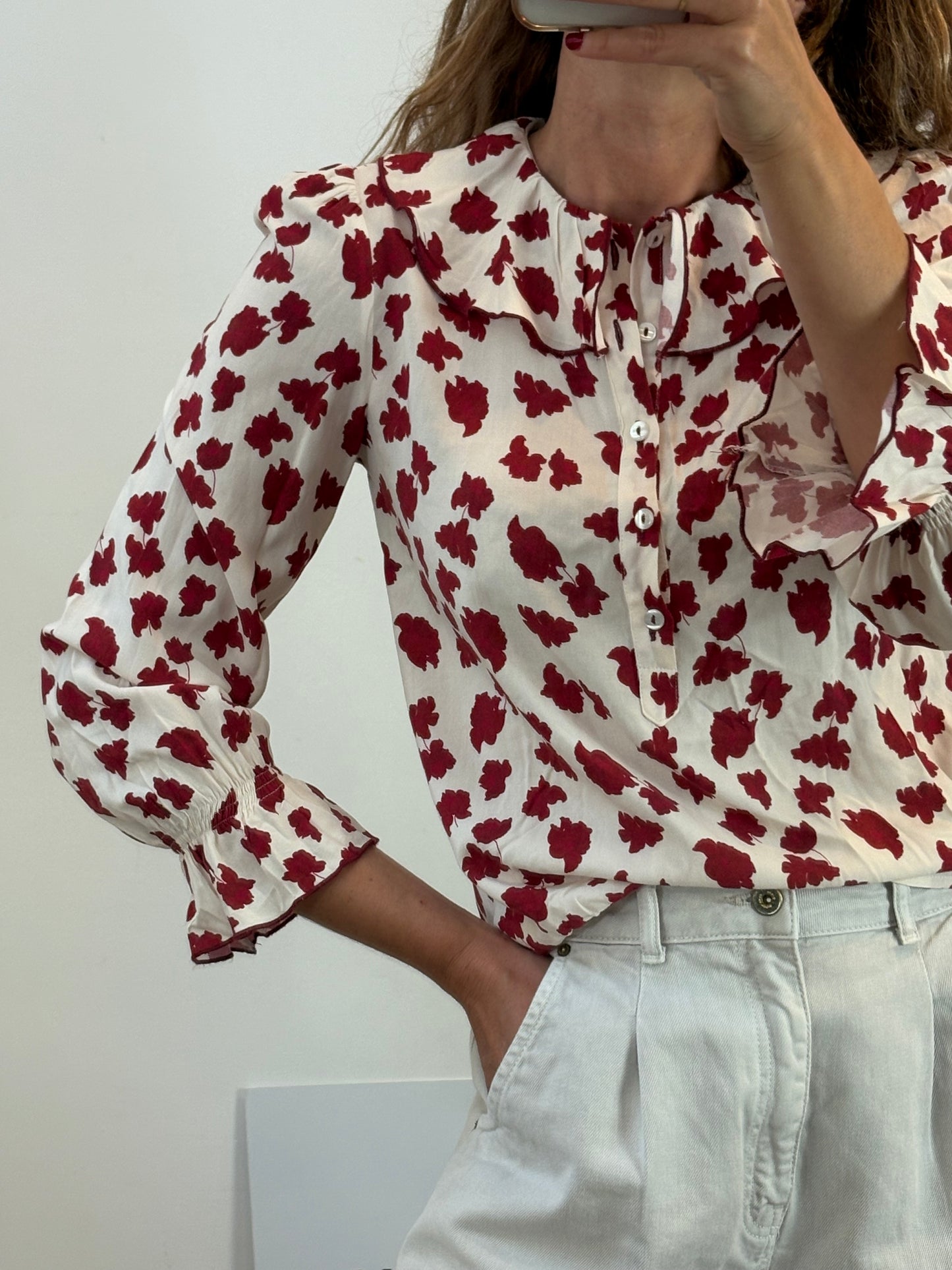 ELEFANTINE. Beige blouse with ruffled neck. Yours
