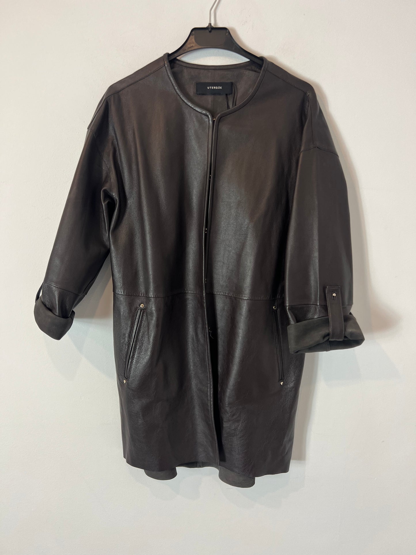 UTERQÜE. Chaqueta marrón chocolate piel. T M