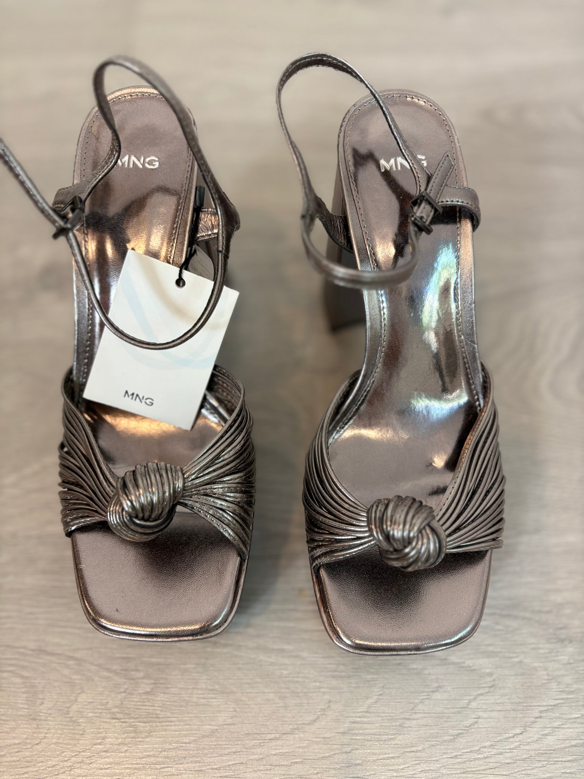 Sandalia plateada nudo – Hibuy market