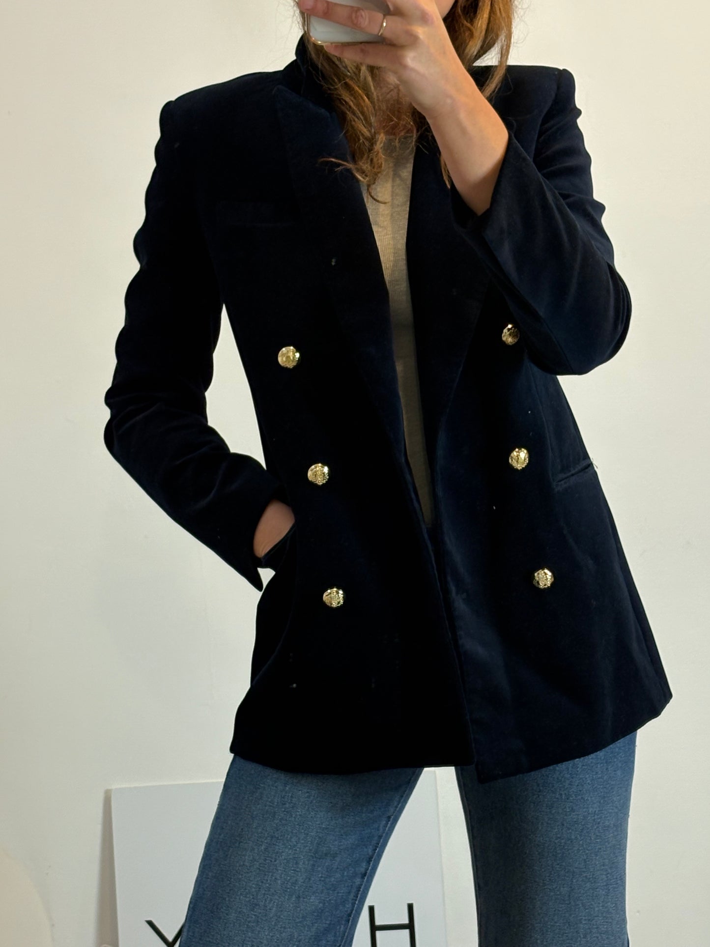 ZARA. Blazer terciopelo botones dorados