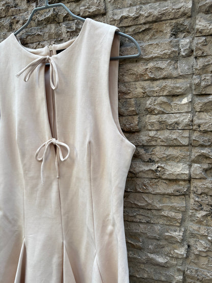 ZARA. Vestido corto beige lazos