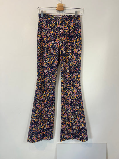 AMEÉ. Sleeveless fringed sweater S.(s)