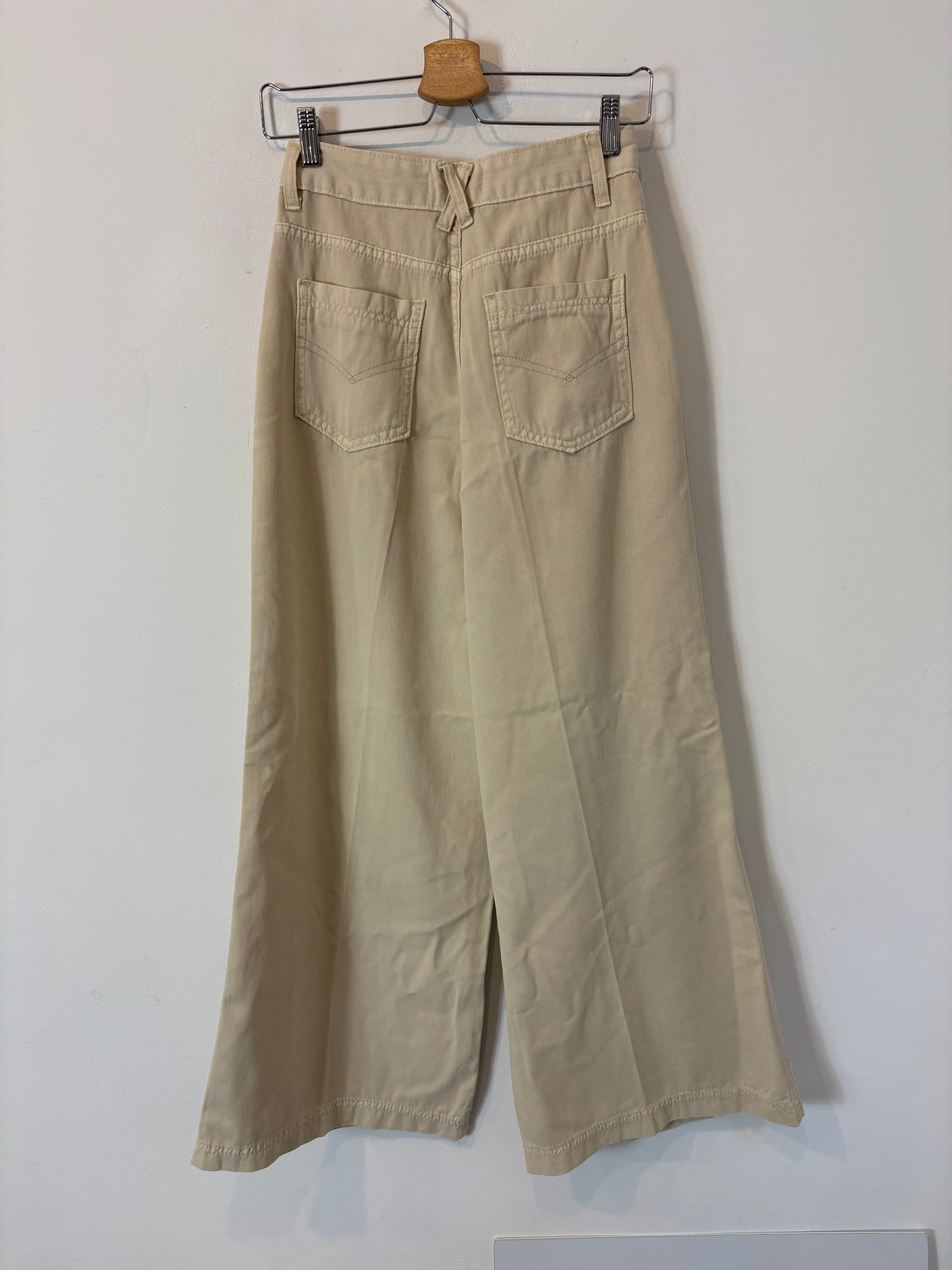 FEELHOO. Pantalón fluido beige. T XS