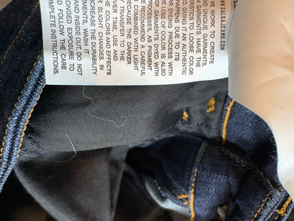SALSA. Denim ligeramente acampanado