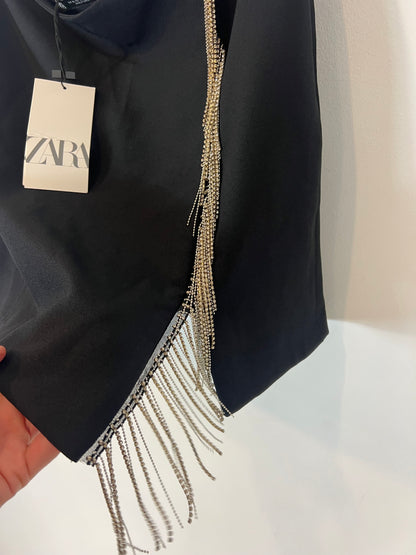 ZARA. Falda corta detalle pedrería flecos. T XL