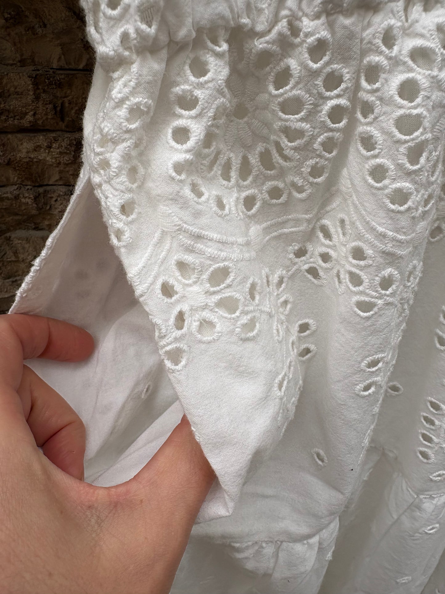 GERARD DAREL STUDIO. Vestido largo blanco troquelado