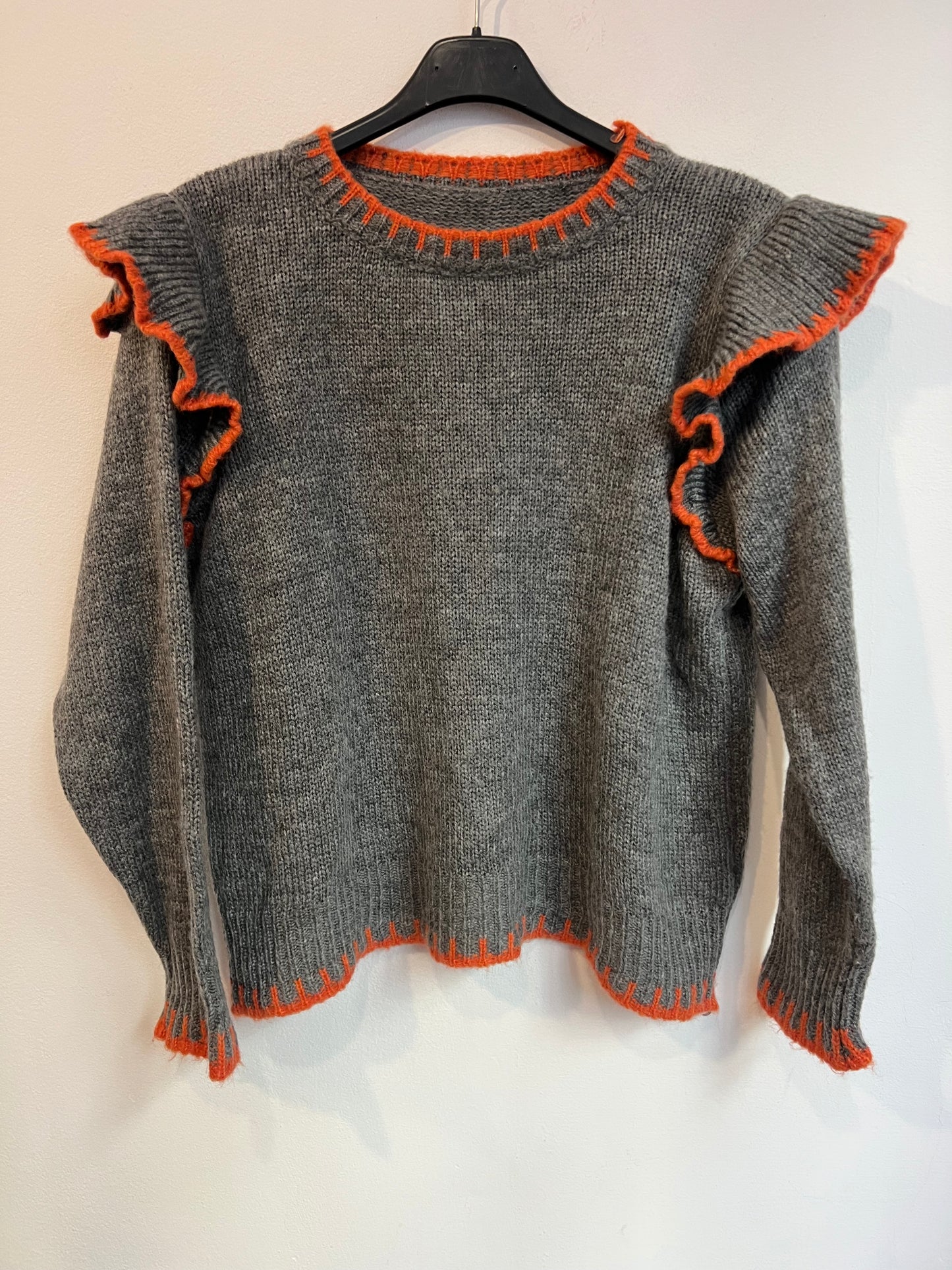OTRAS. Jersey gris detalle naranjas. T S/M