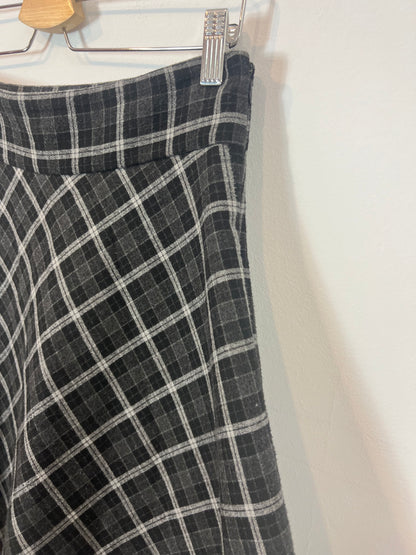 ZARA. Falda midi cuadros vuelo. T S