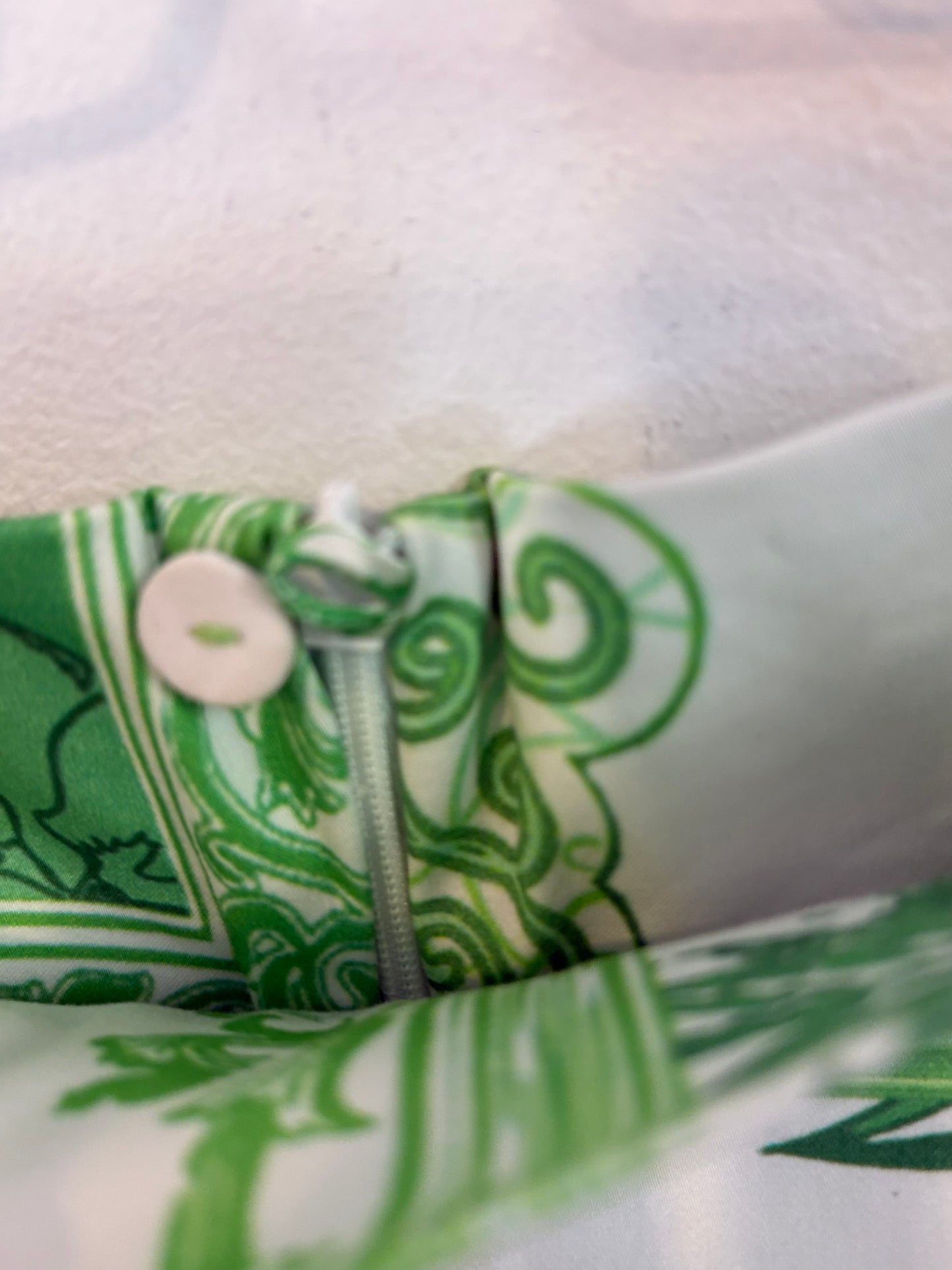 SILVIA TCHERASSI. Falda midi estampado verde.asimétrica. T S