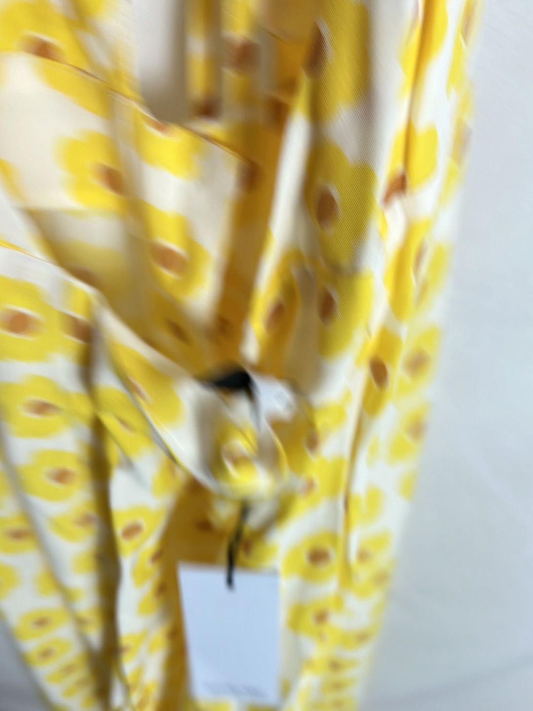 REVE. Floral midi dress with neckline detail. TS