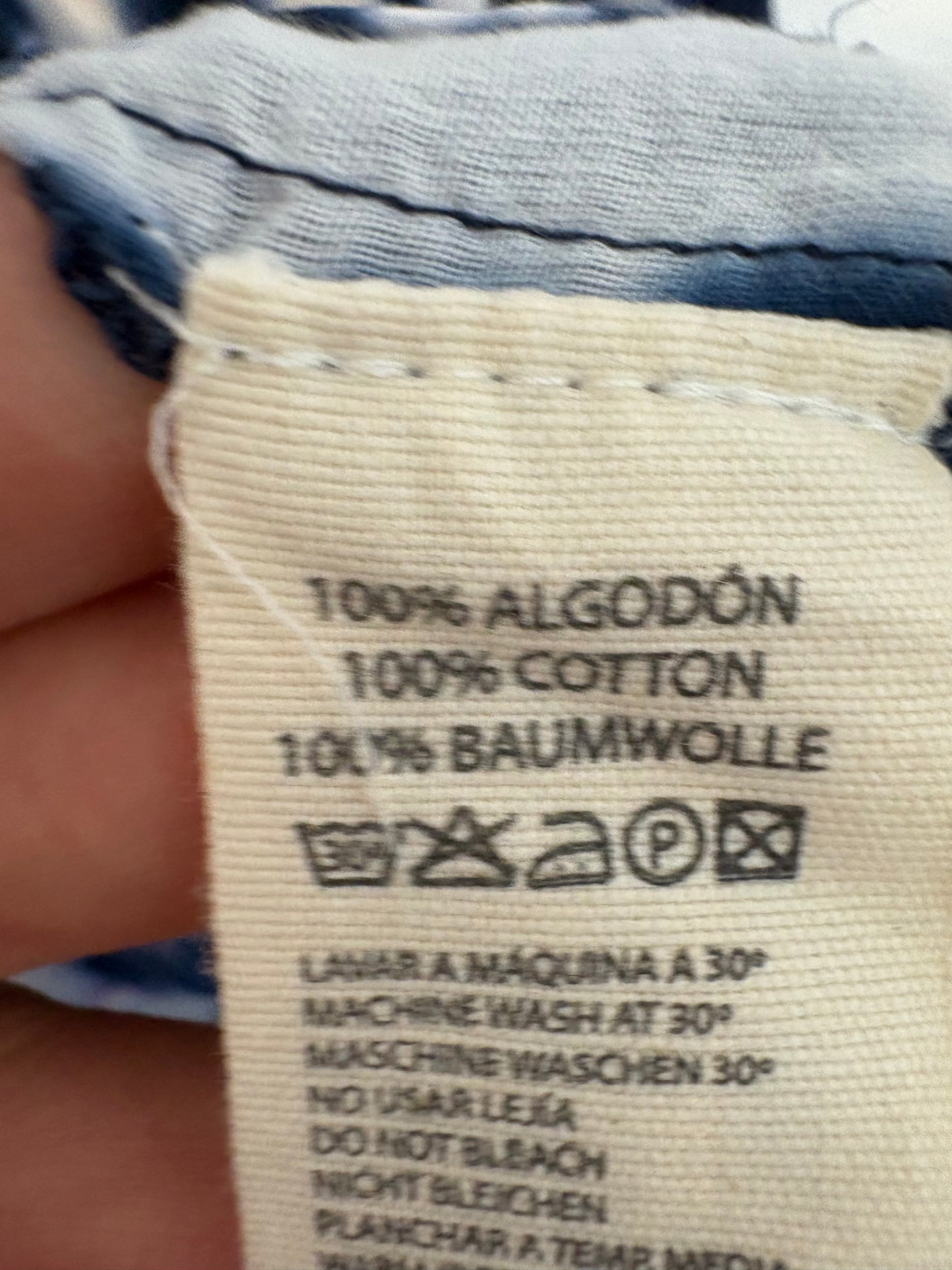 AMEÉ. Sleeveless fringed sweater S.(s)