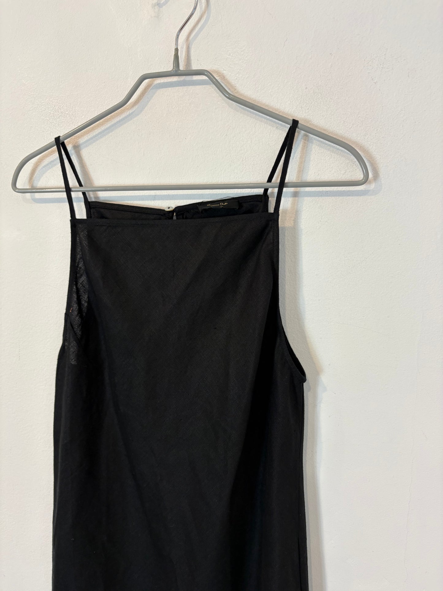 MASSIMO DUTTI. Vestido negro midi de lino