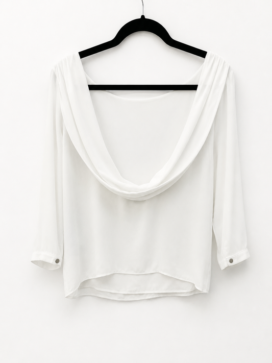 BY CLÉA. White blouse with low back, Ts and Tm