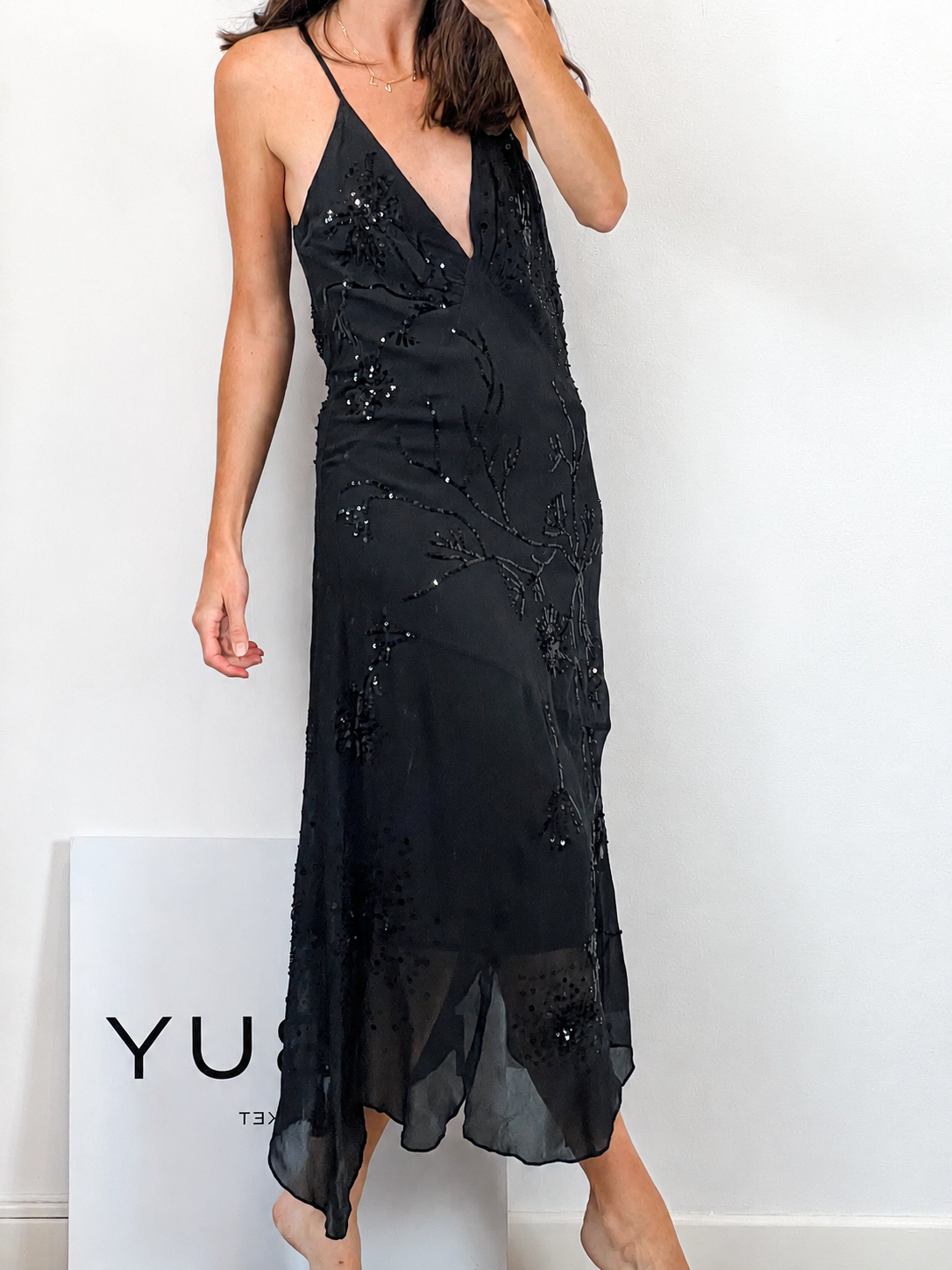 Vestido midi negro lentejuelas