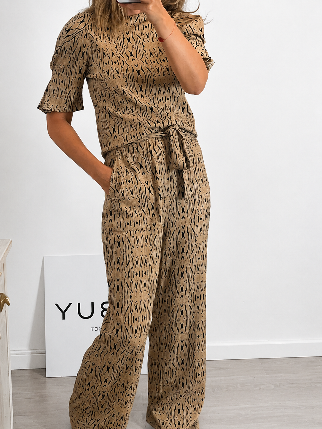 SFERA. Conjunto beige estampado. T S/M