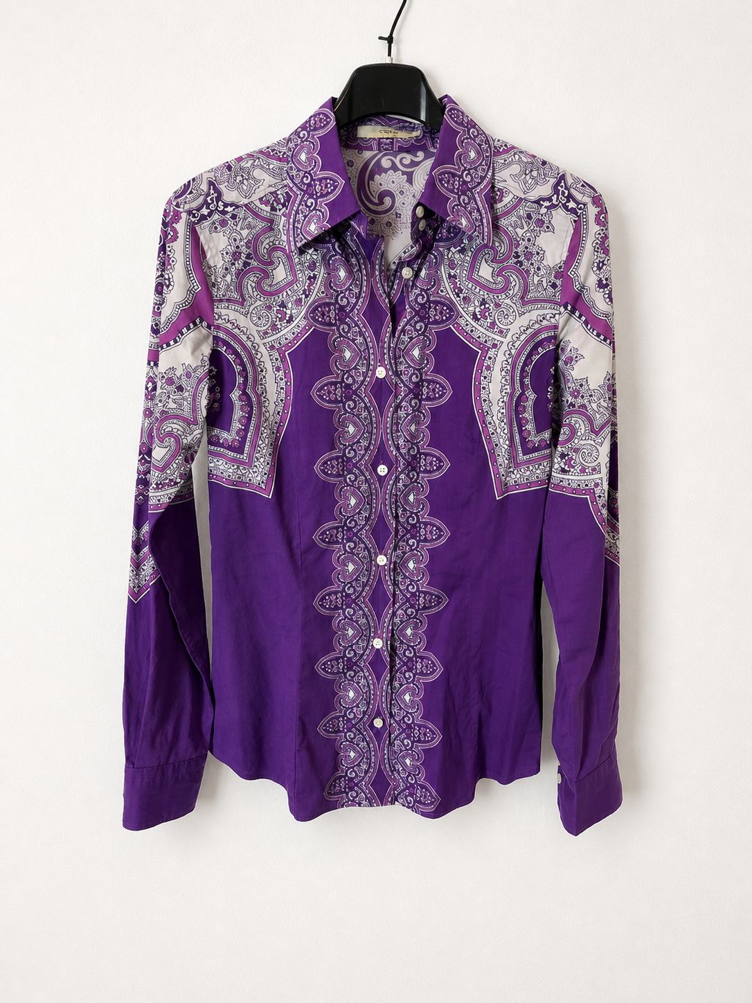 ETRO. Camisa morada flores blanca T.38(xs)