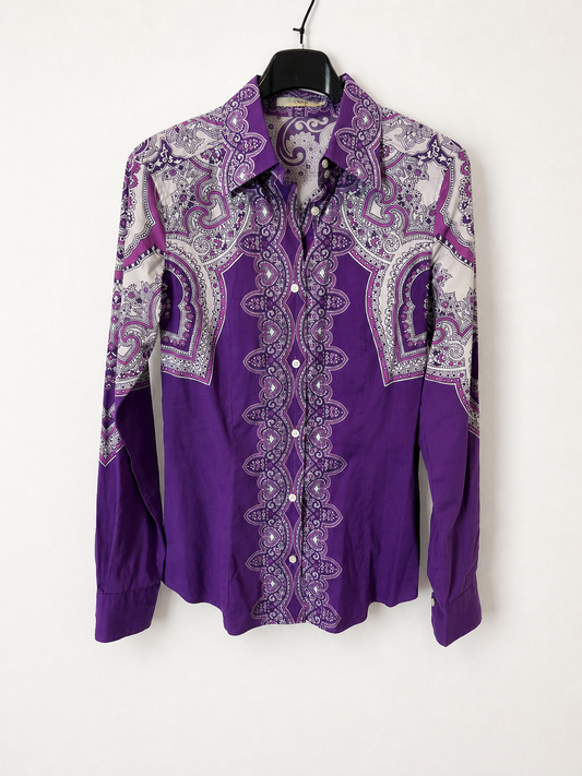 ETRO. Camisa morada flores blanca T.38(xs)