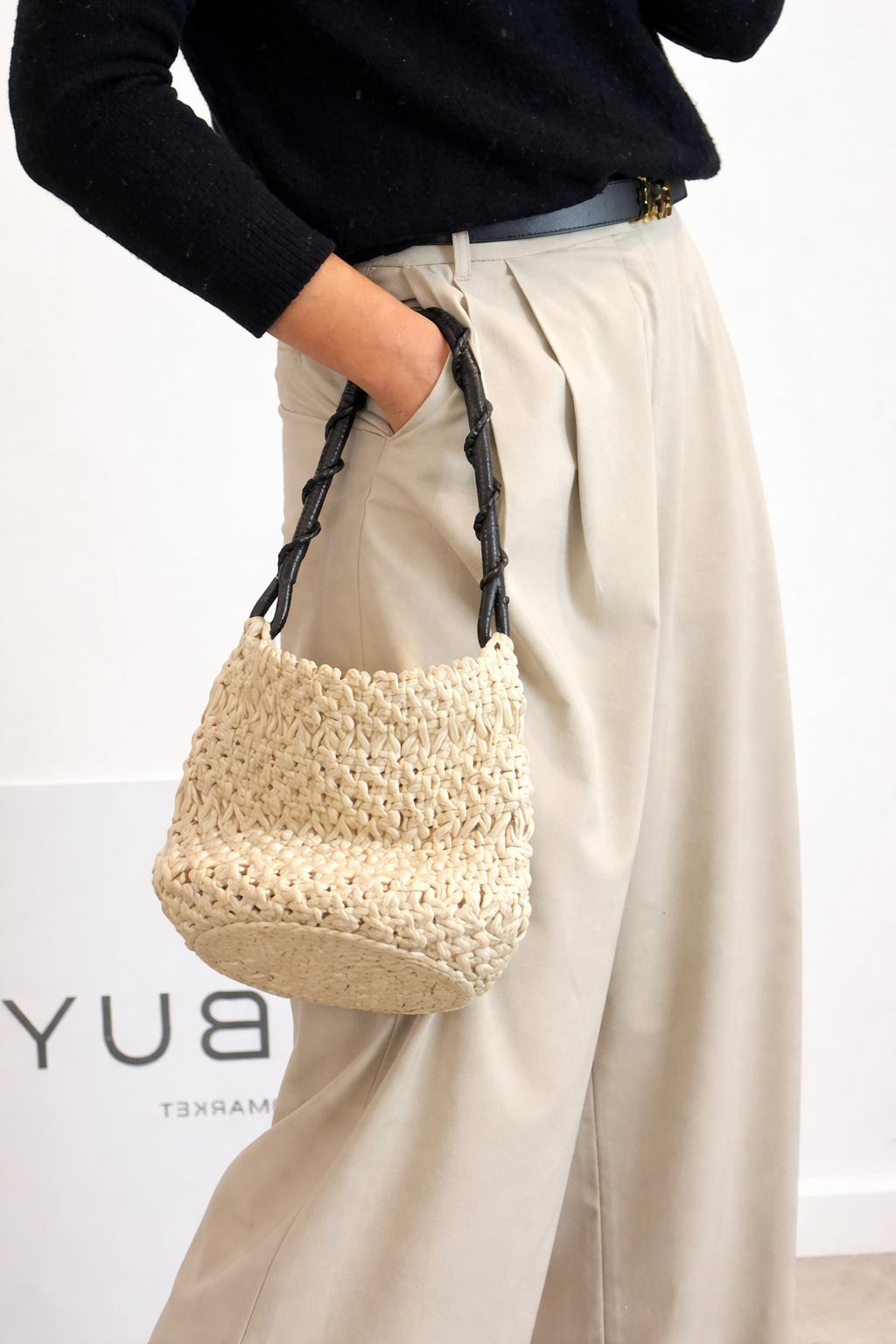 MASSCOB. Bolso tela trenzado asa piel