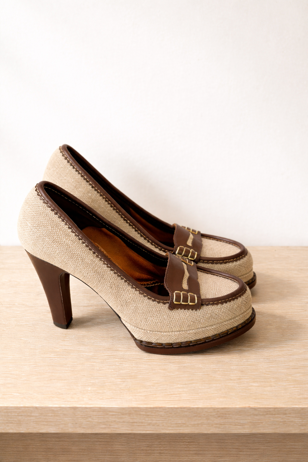 SAINT LAURENT. Moccasin-effect platform heels. Size 36