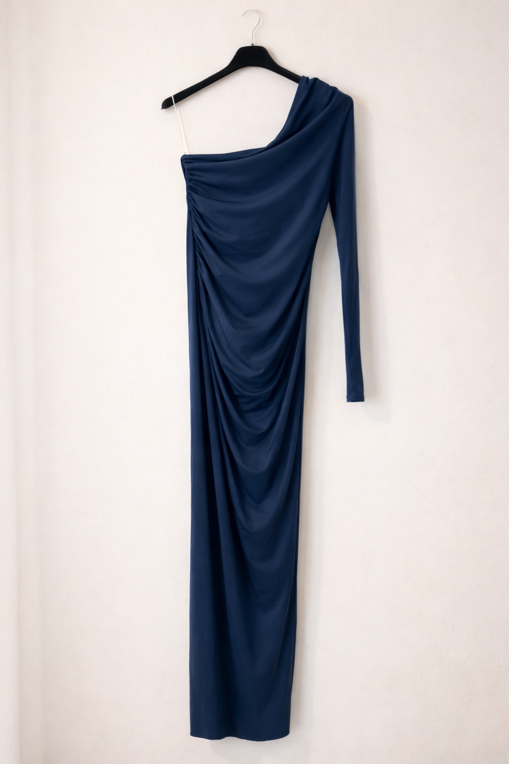 ZARA. Vestido largo azul asimétrico