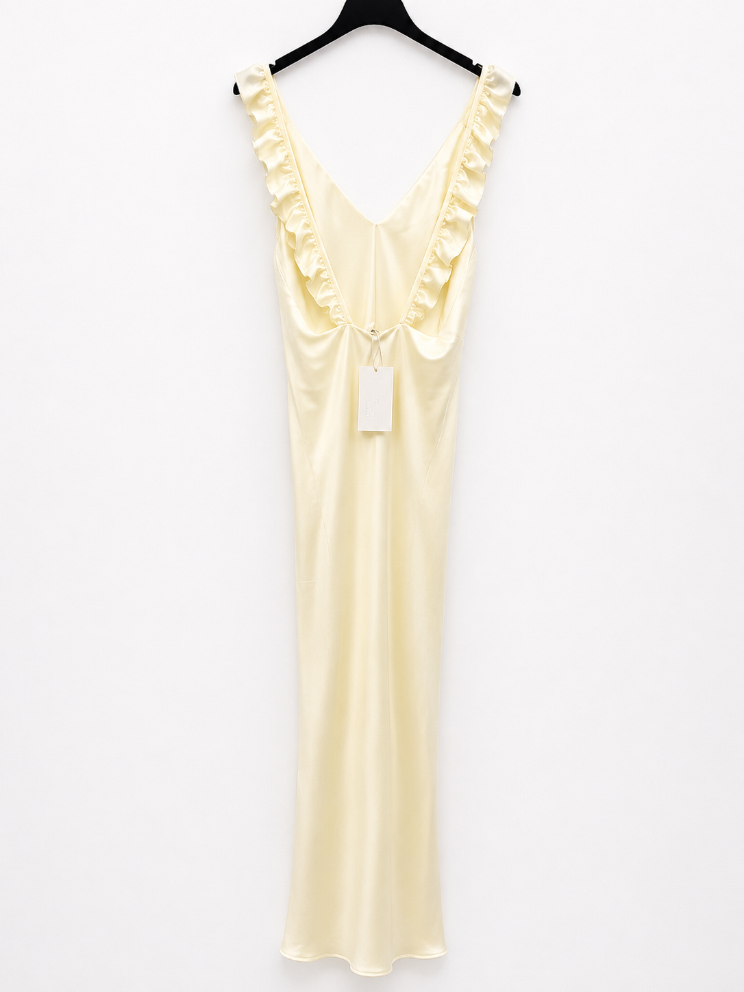 BY CLÉA.Vestido midi crema satinado (34,36 y 38)