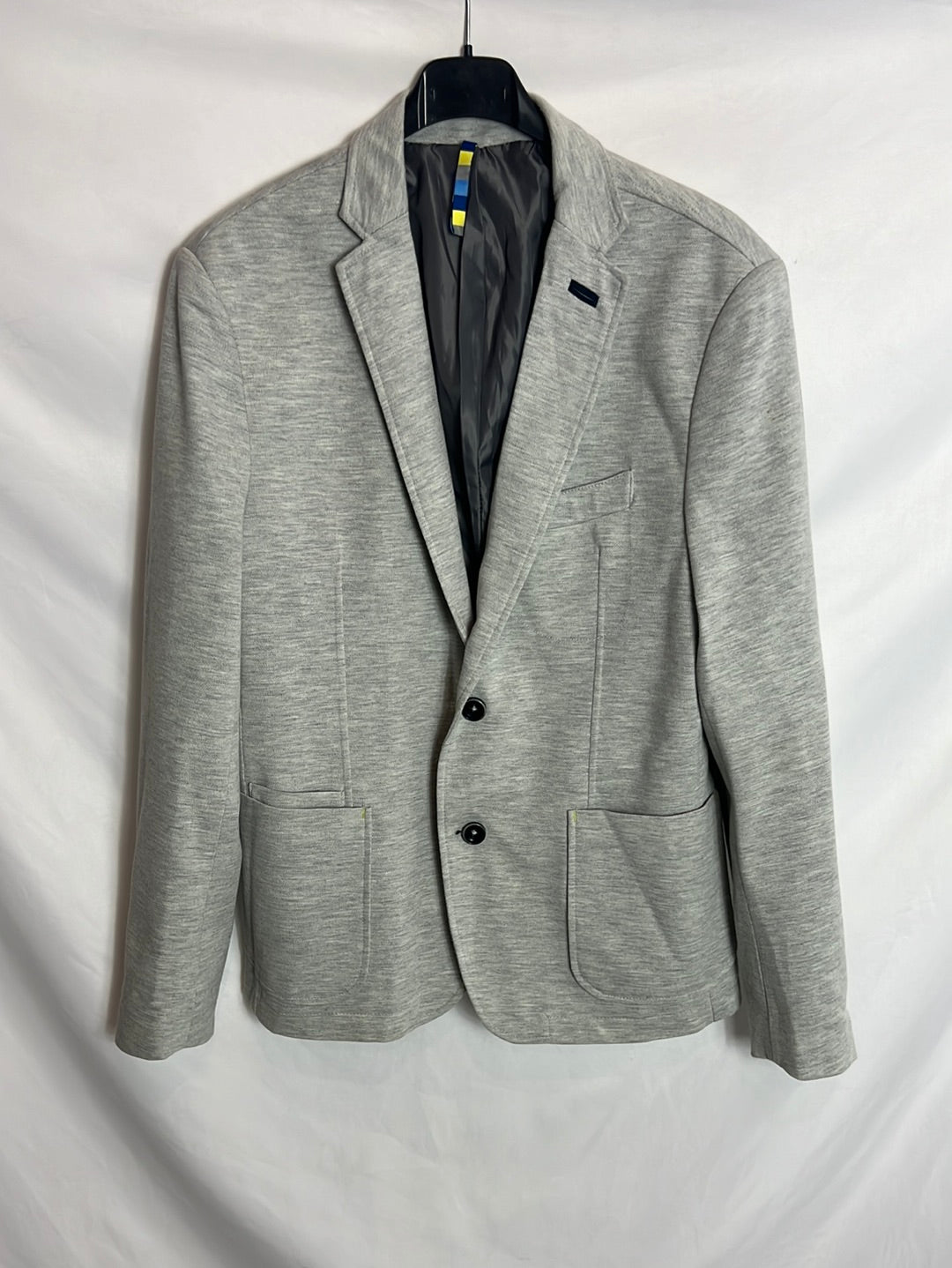 RESERVED. Heathered gray blazer with fluorescent details. TS
