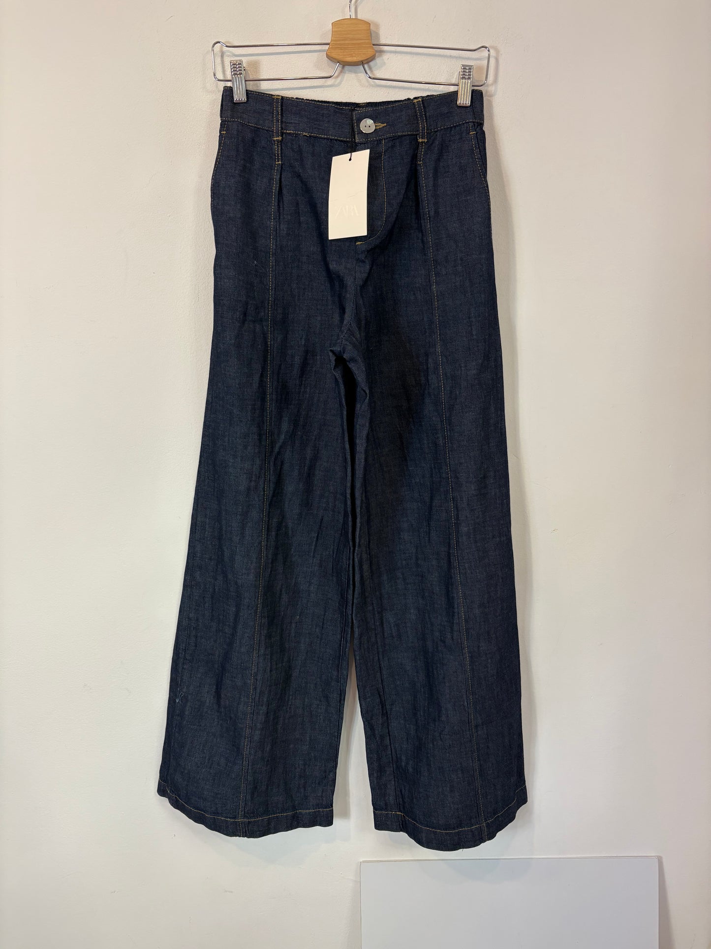 ZARA. Denim pata ancha fluido