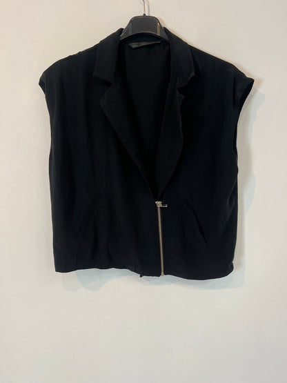 ZARA. Chaleco negro fluido T.m