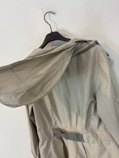 BRUNELLO CUCINELLI. Gabardina beige capucha .