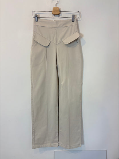VOGANA. Pantalón beige bolsillo