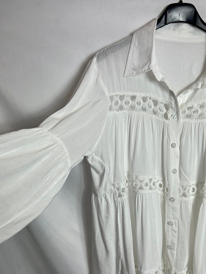 OTHERS. White die-cut blouse. TL