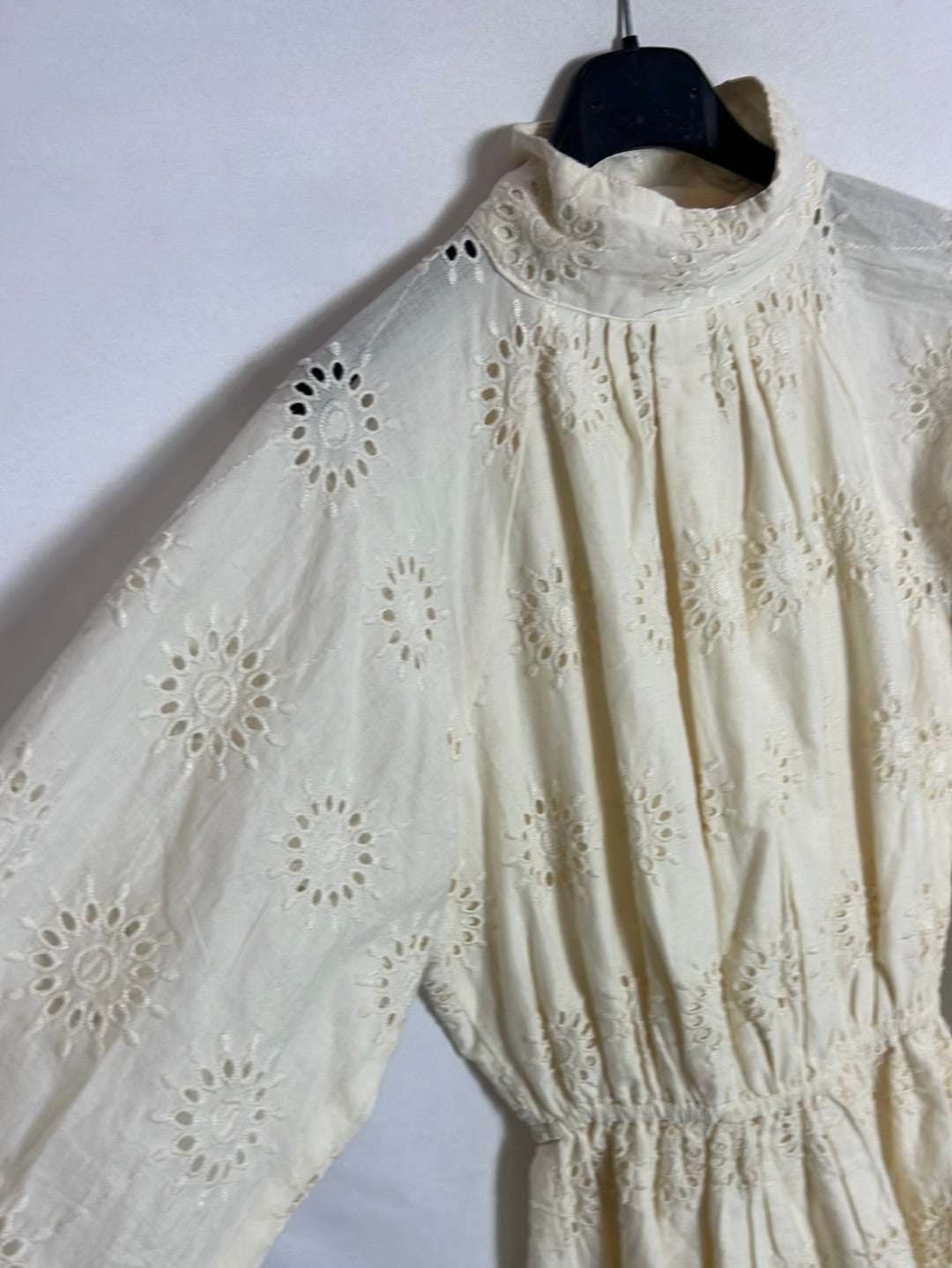 MANGO. Beige die-cut dress S.xs