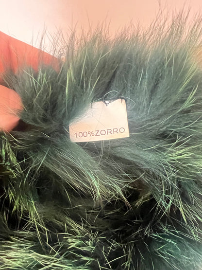 OTHERS. Natural green hair/neck accessory