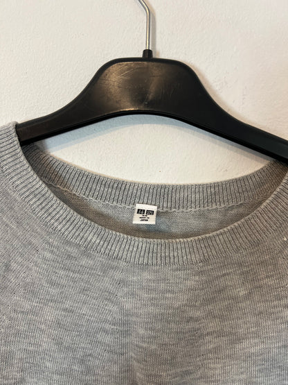 UNIQLO. Top punto gris T.xs