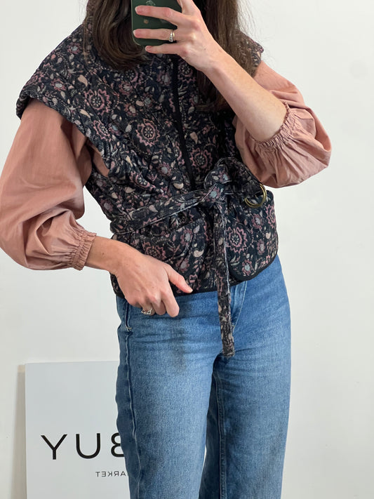 OTRAS. Chaleco azul textura flores