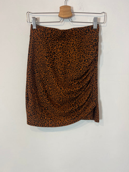 STRADIVARIUS. Short elastic animal print skirt. TM