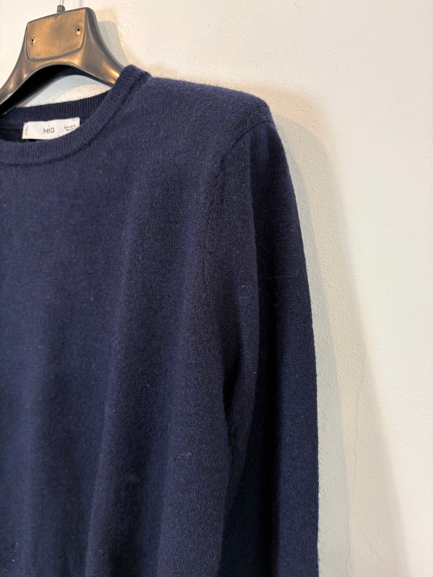 MANGO. Navy blue sweater with shoulder pads. TS