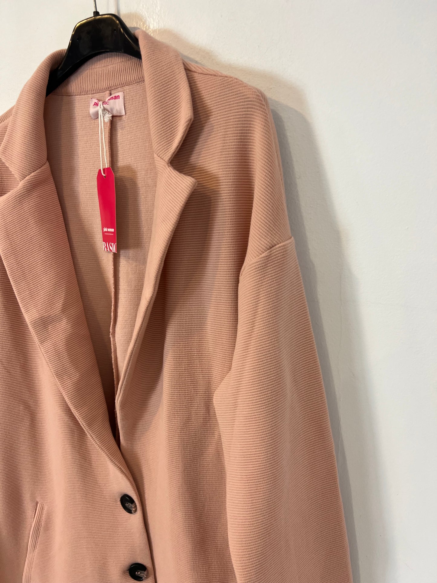PINK WOMAN. Blazer rosa textura (2 tallas disponibles)