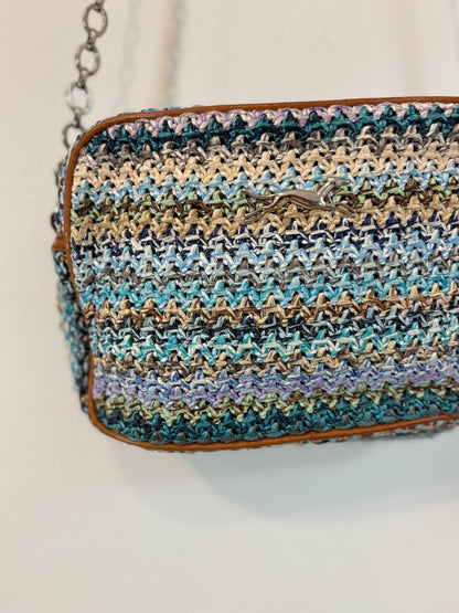 BIMBA Y LOLA. Bolso trenzado tonos azules