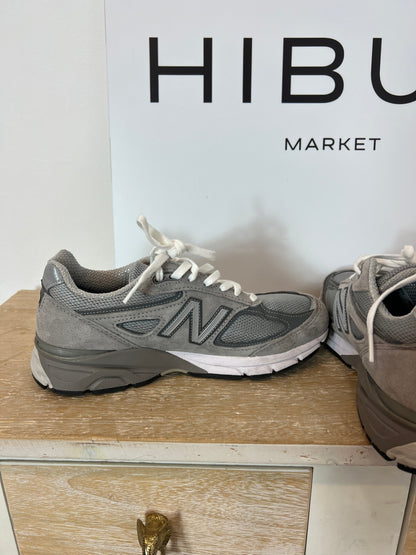 NEW BALANCE. Zapatillas grises texturas. T 38.5