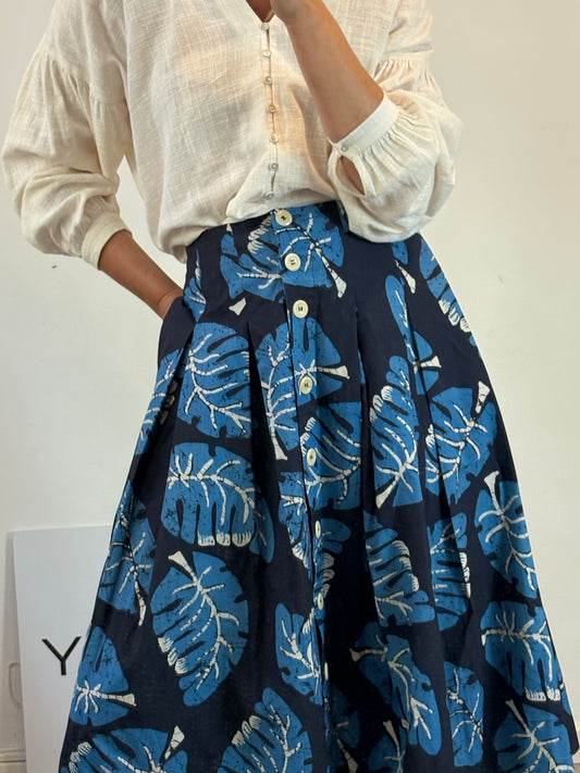 TOAST . Falda midi estampada bolsillos