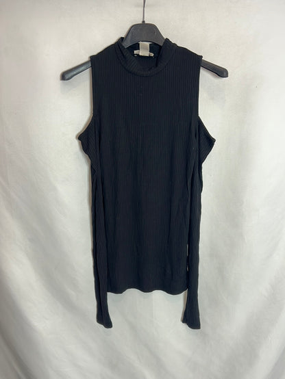 H&amp;M. Perkins black top size 34