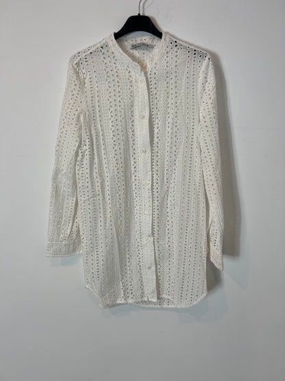 ZARA. Sobre camisa blanca troquelada T.xs