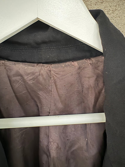 OTRAS. Blazer negra vintage detalles en terciopelo