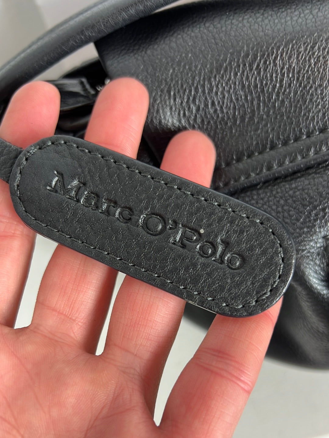 MARC O´POLO. Blue leather bag with short handles