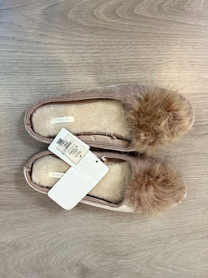 OYSHO. Zapatilla beige plumas T.40/41