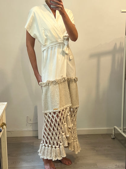 YENNYBASTIDA. Vestido blanco detalle borlas. T S