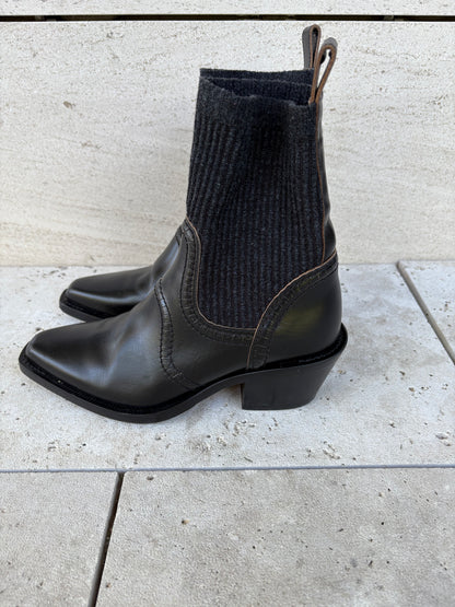 CHLOÉ. Botines piel costuras. T 39