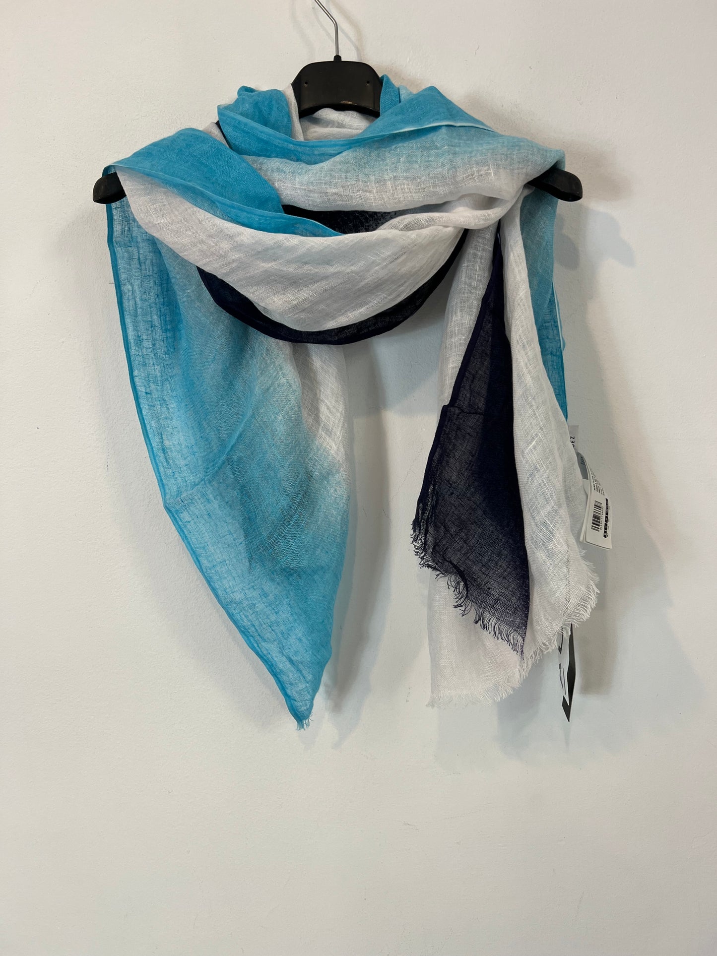 ADOLFO DOMINGUEZ. Two-tone linen scarf