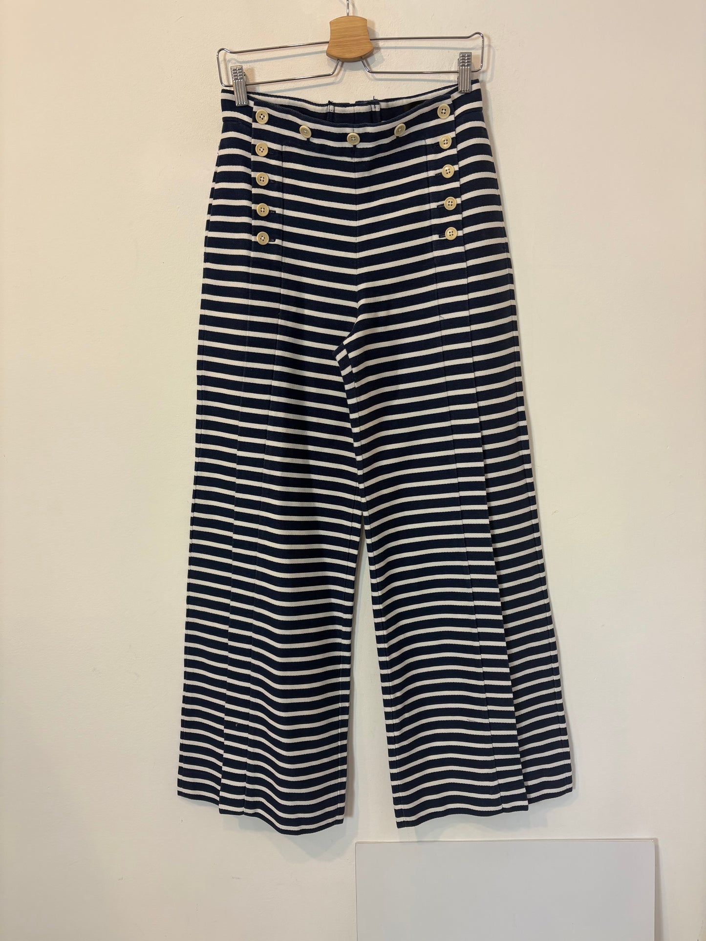 J CREW. Pantalón rayas abotonado